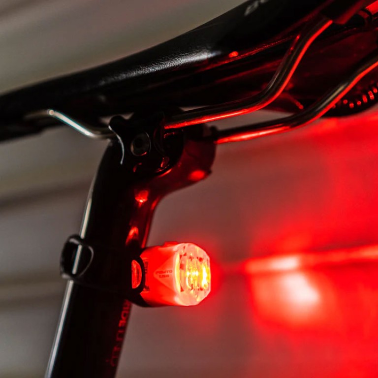 Lámpa MERIDA LEZYNE FEMTO STVZO LED USB hátsó ebike